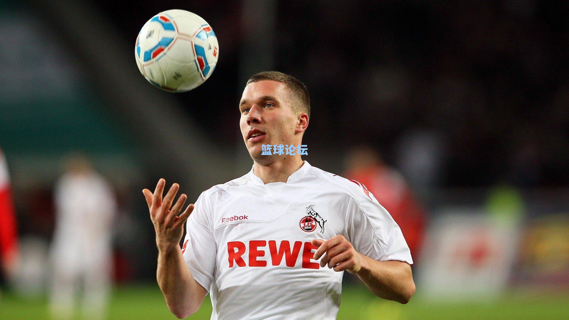 克罗地亚足球再遭打击,中场核心科娃脚后跟钙化需手术,预计缺阵四个月